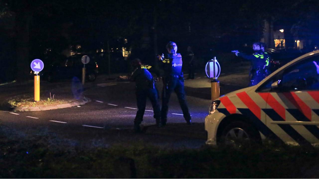 Viertal aangehouden in Helmond. (foto: Harrie Grijseels/SQ Vision)