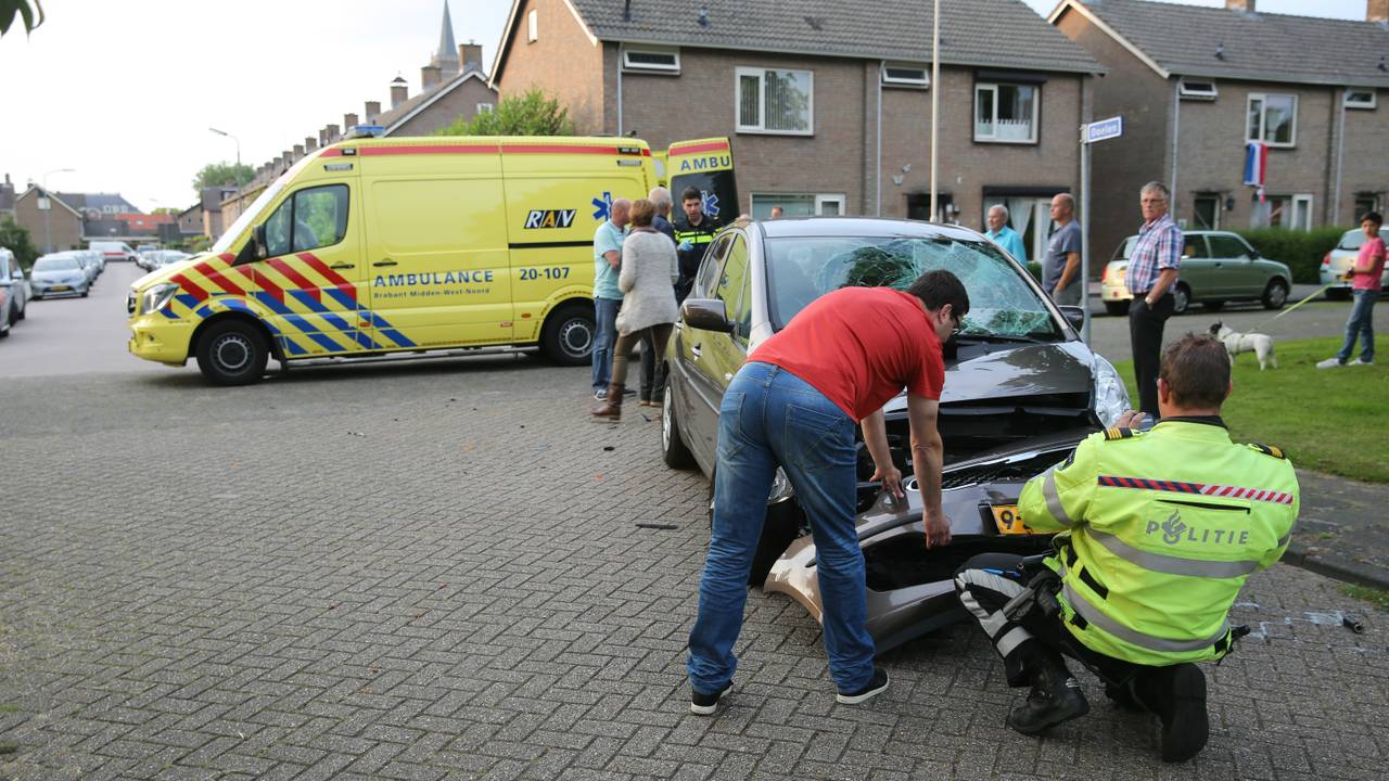 Scooterrijder gewond na botsing met auto in Oud Gastel Omroep Brabant