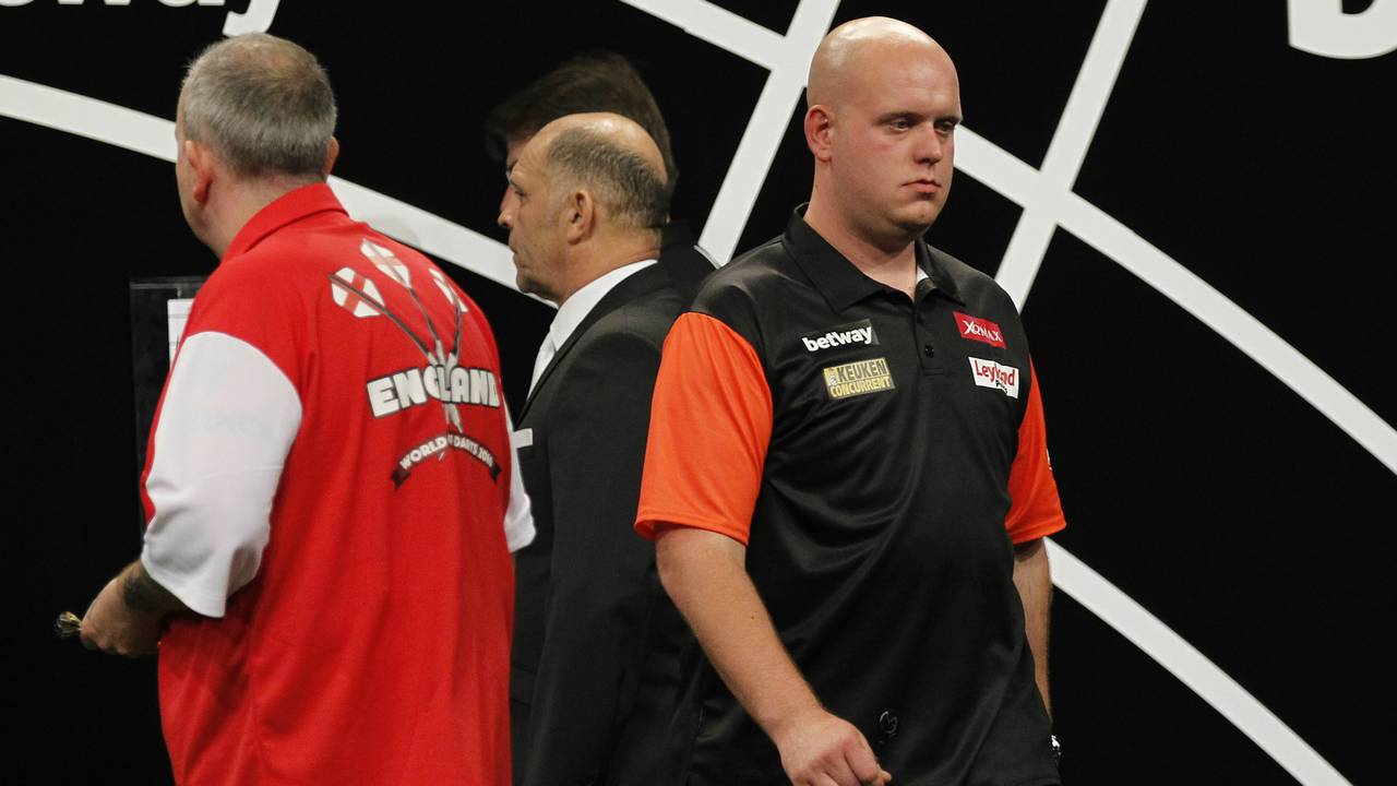 Van Gerwen in zijn enkelpartij tegen Phil Taylor. Foto: Lawrence Lustig / PDC