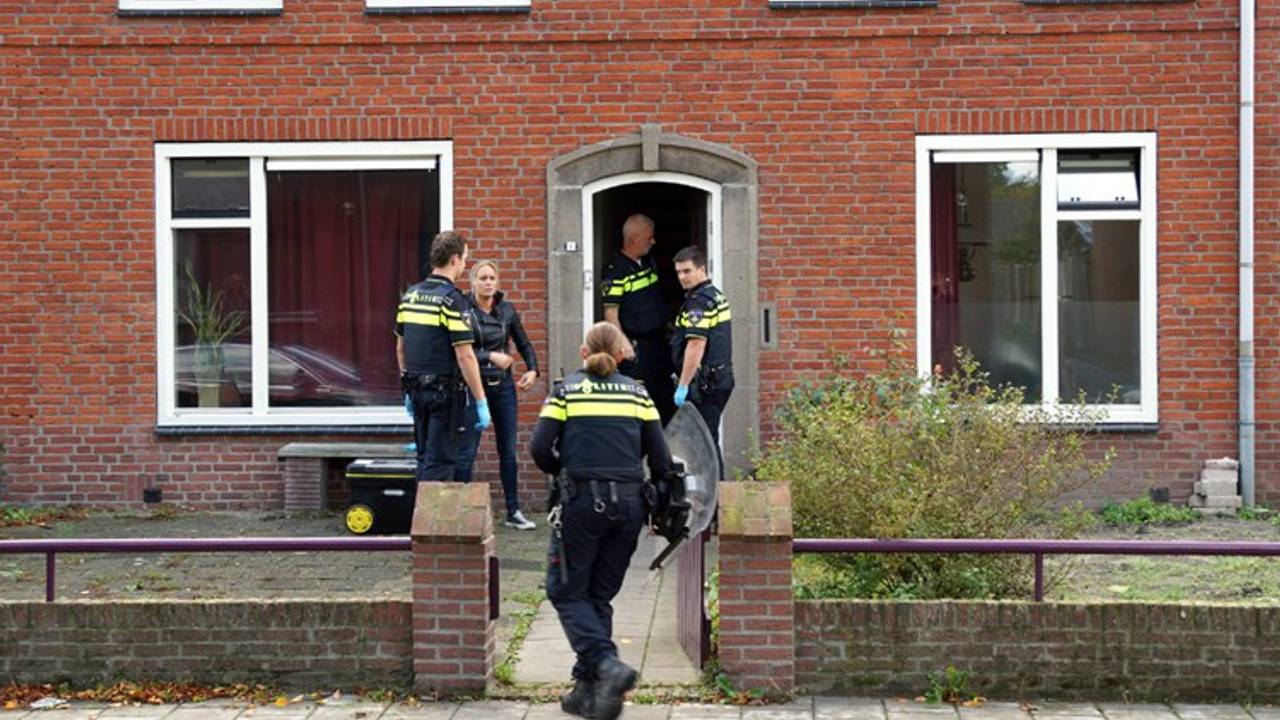 De politie doorzocht het huis van de man in Kaatsheuvel