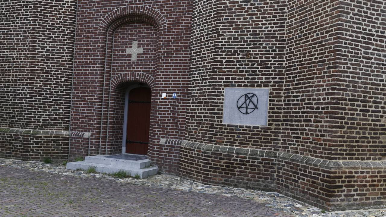 De bekladde kerk (foto: SK-Media)