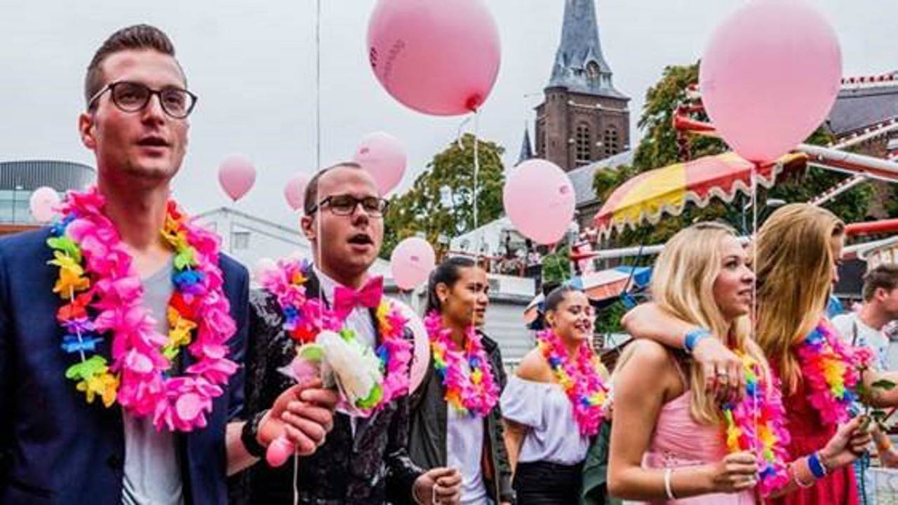 De Roze Karavaan keert terug (foto: Stichting Roze Maandag)