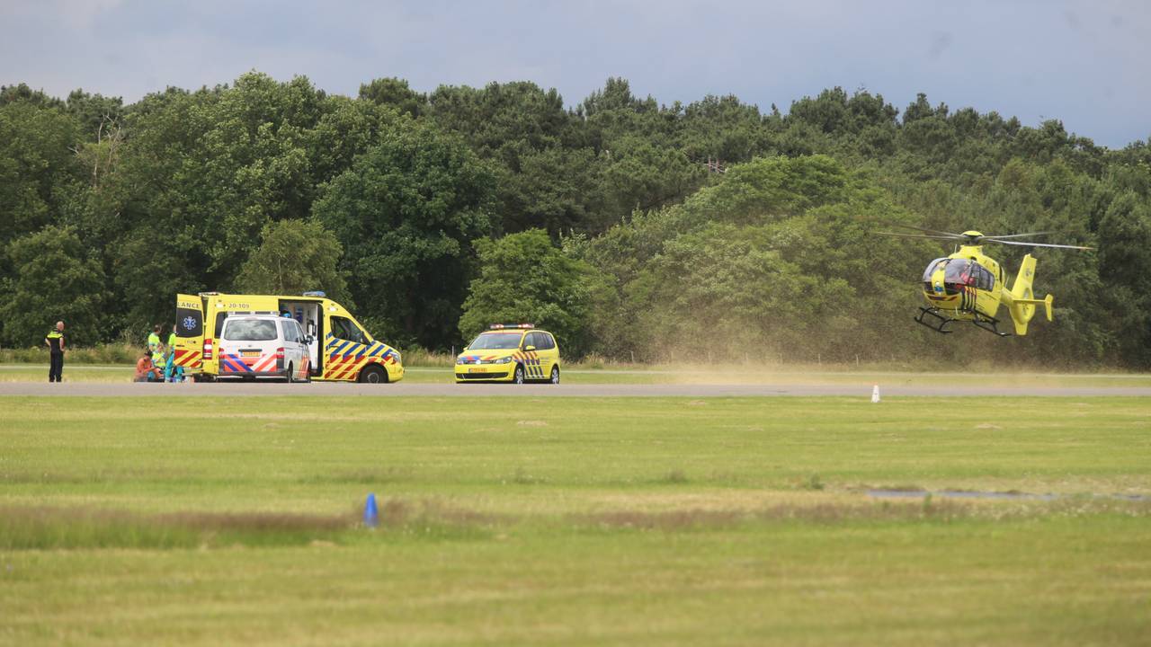 Parachutist zwaargewond na ongelukkige landing (Foto: Alexander Vingerhoeds)