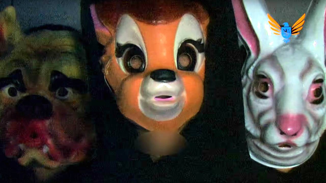 In de video waren de actiegroepleden met dierenmaskers op te zien