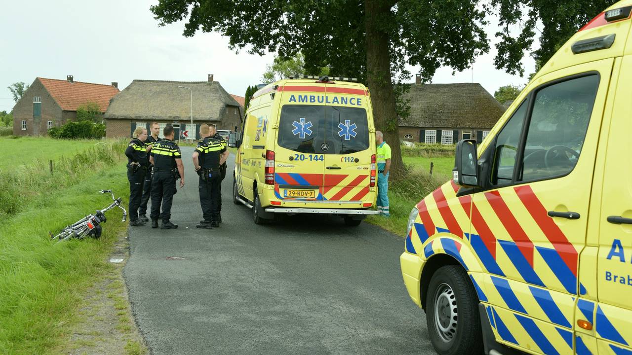 De situatie na het ongeluk in Tilburg (foto: Jules Vorselaars/JV Media).