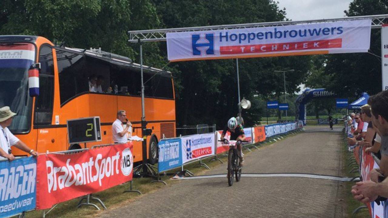 Lizzy Witlox tijdens het NK in Nieuwkuijk (foto: Jessica Ranselaar)