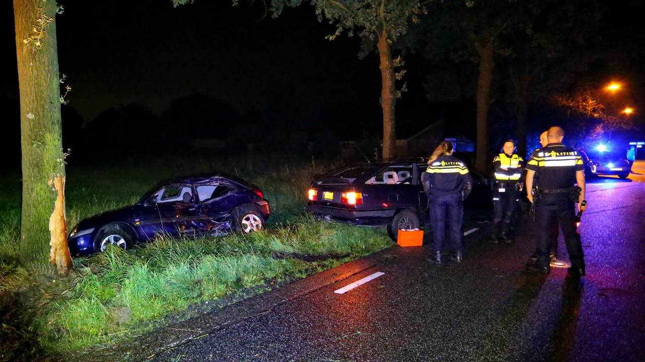 De automobiliste is naar een ziekenhuis gebracht. (Foto: SQ Vision)