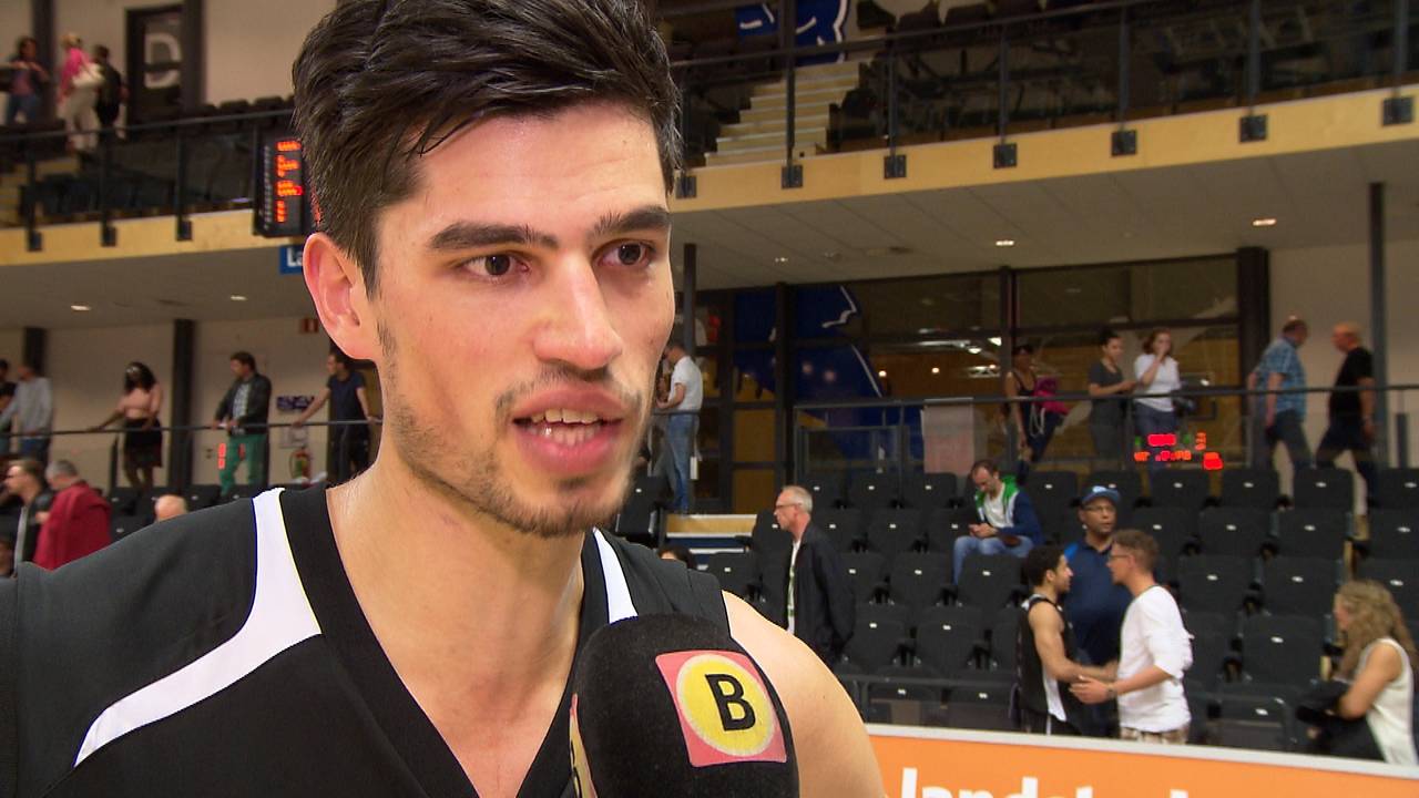 Forward tekent contract