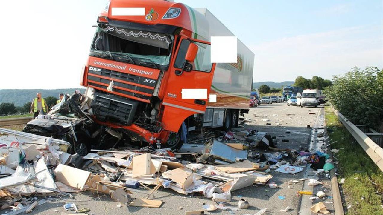 Man (58) uit Sint Willebrord komt om bij ongeluk in Duitsland. (Foto: Presseportal.de)