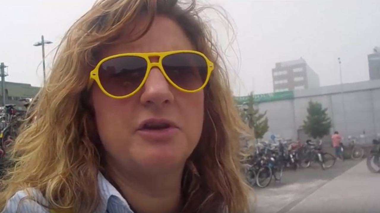Angela Cummings tijdens haar bezoek aan Eindhoven
