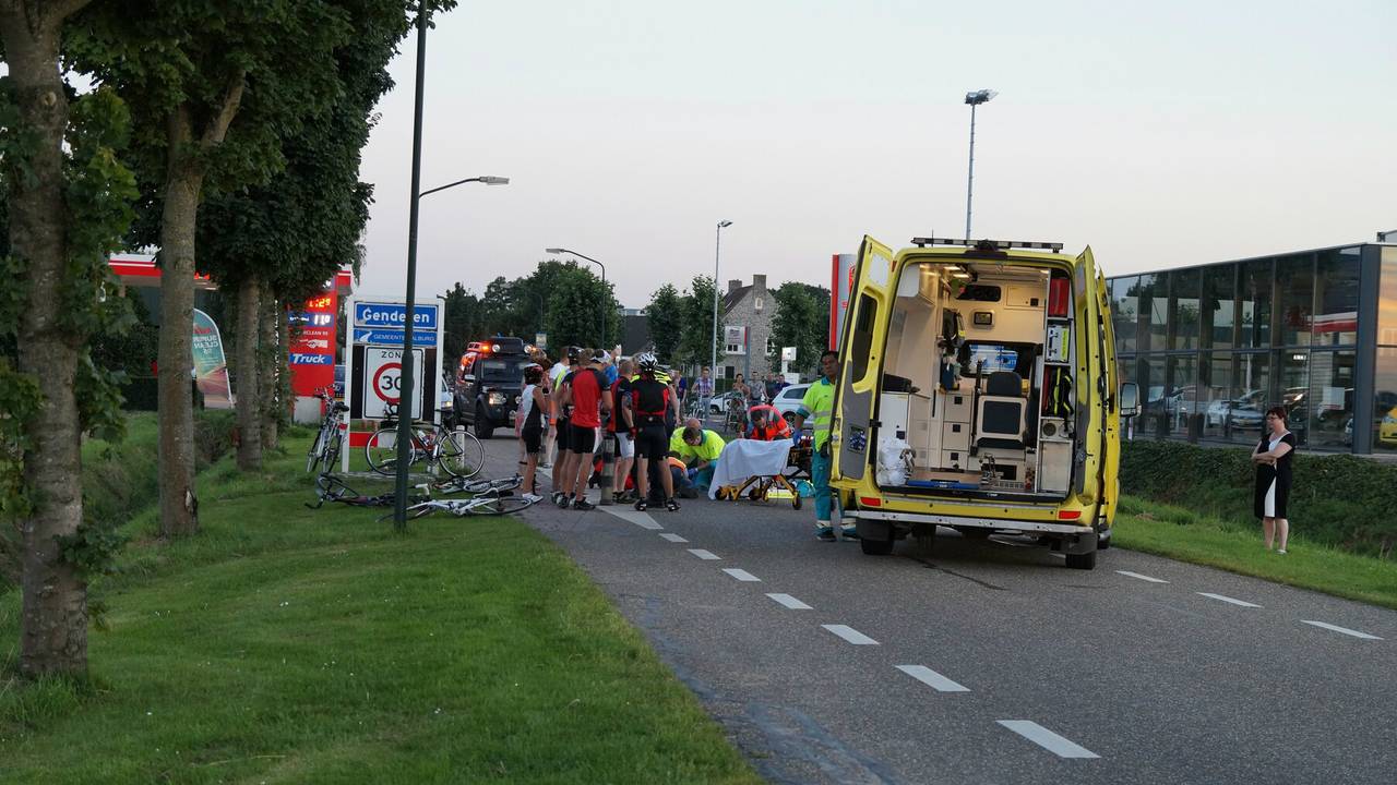 Fietser ten val in Genderen (foto: Anja van Beek / FPMB)