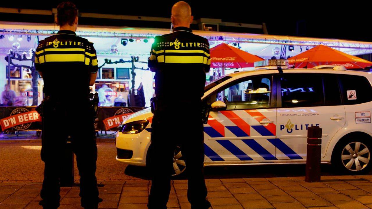 Grote vechtpartij Rosmalens café. (foto: Bart Meesters/Meesters Multi Media)