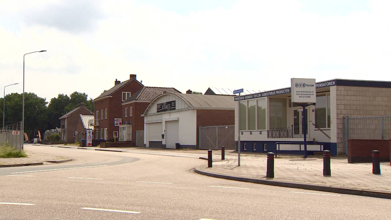 De loodsen zijn verlaten.