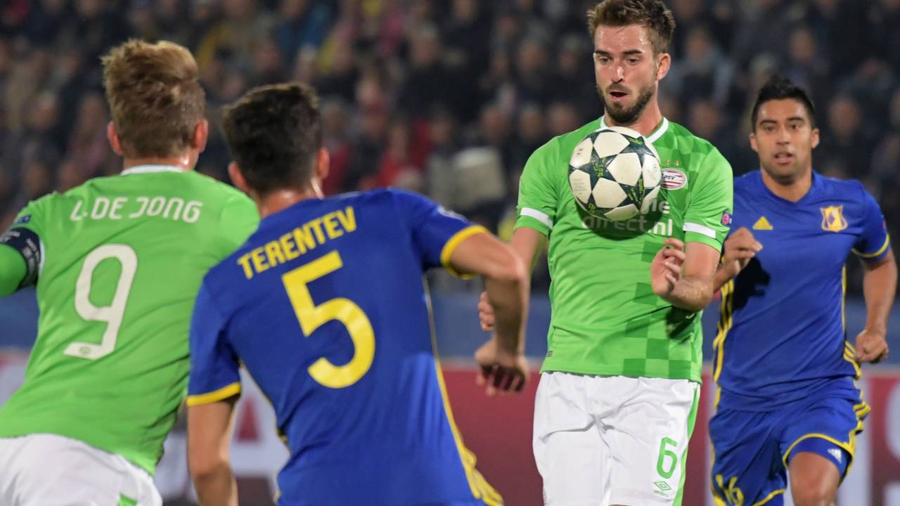 Davy Pröpper scoorde de gelijkmaker, miste een strafschop en schoot tegen de lat (foto: VI-Images)