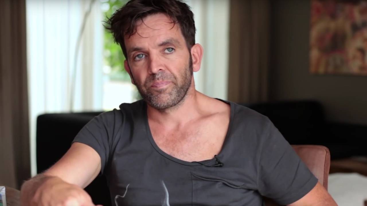 Marcel Kanters uit Boekel zamelt geld in voor de behandeling tegen zijn MS. (foto: still YouTube)