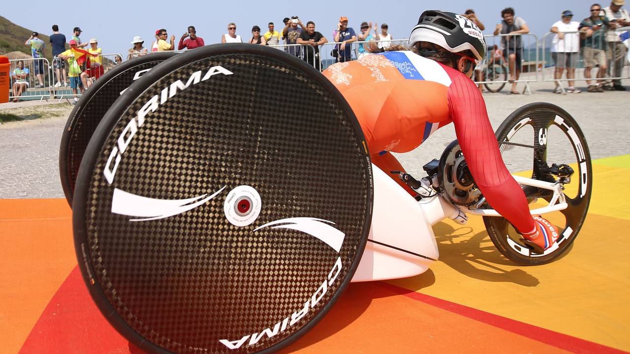 Laura de Vaan gaf alles en werd tweede op de wegwedstrijd