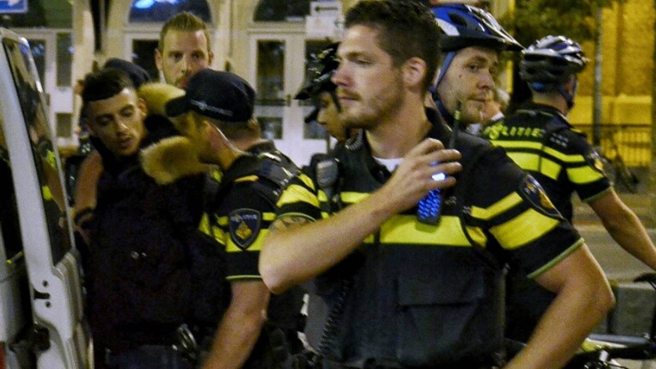 Rapper Boef gearresteerd op het Pieter Vreedeplein. Foto: Stuve fotografie