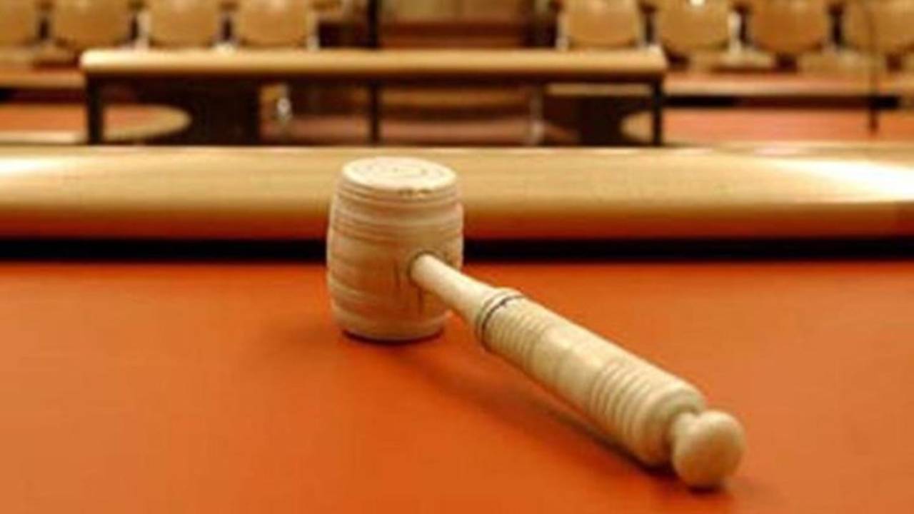 De verdachte is veroordeeld tot 100 uur werkstraf