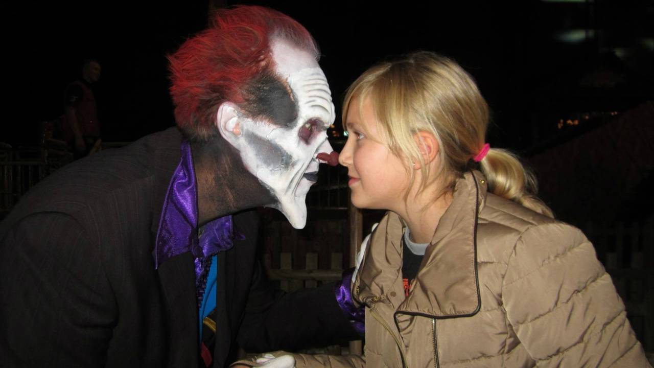 Horrorclown Helpt 10 Jarige Joy Van Angst Af Video Omroep Brabant