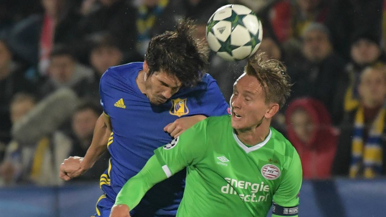 Luuk de Jong in actie voor PSV in de Champions League