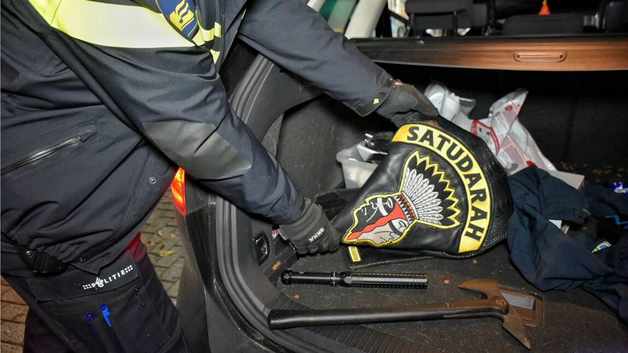 Politieactie tegen Satudarah in 2016 (foto: archief)