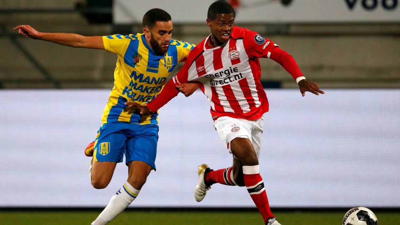 Mohamed Mezghrani in duel namens RKC Waalwijk. (Foto: VI Images)