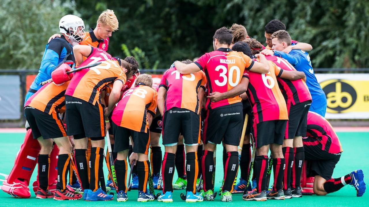 Oranje Rood speelt in de EHL tegen Amsterdam (Foto: @EHLHockeyTV)