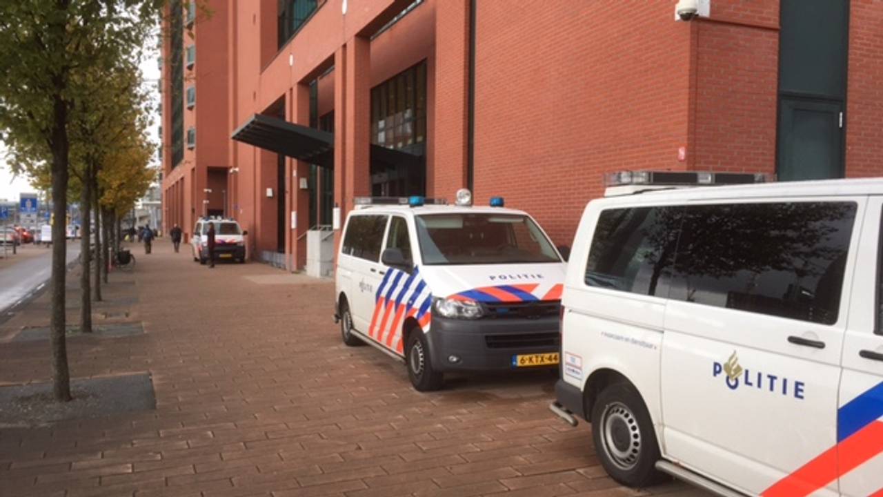 De extra beveiligde rechtbank vandaag