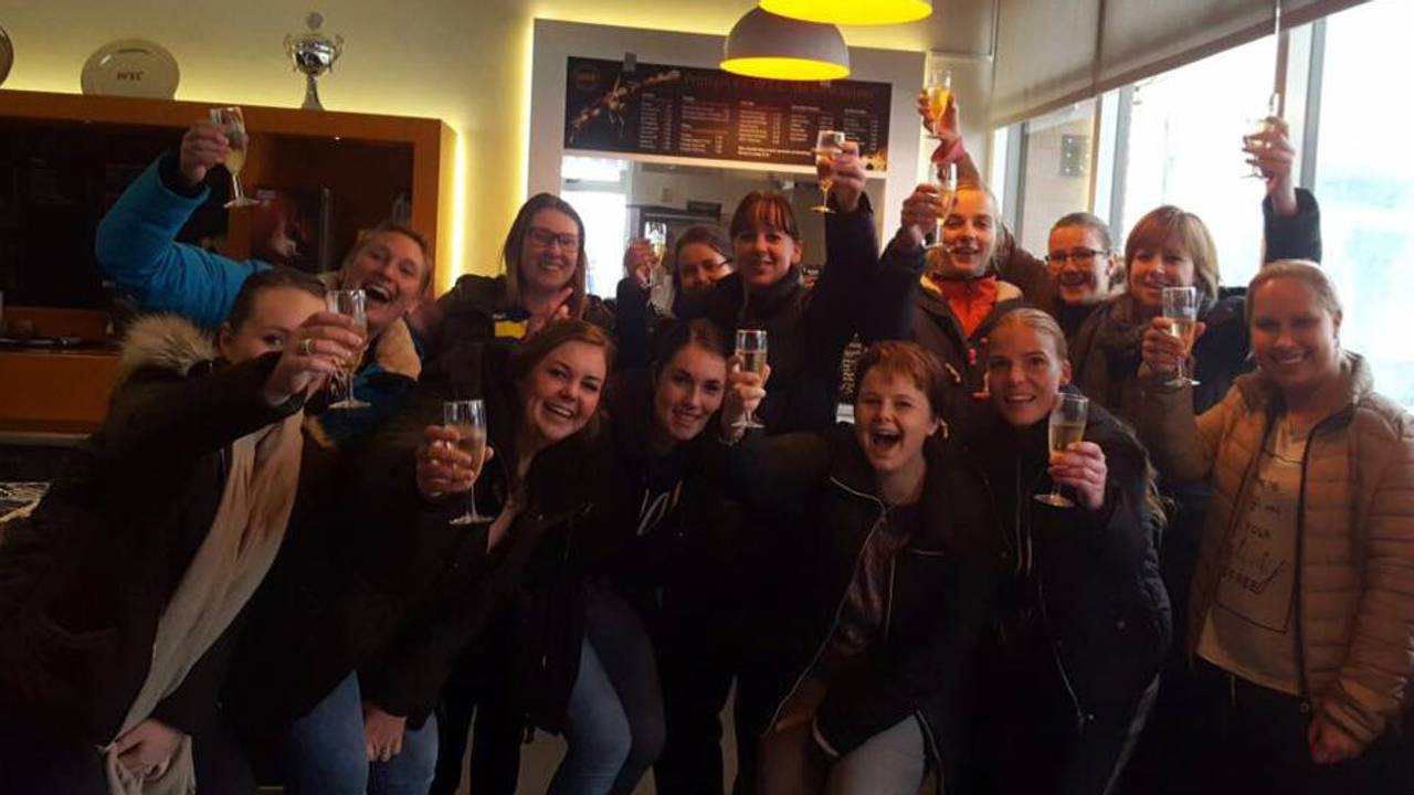 Dames 1 van WSC viert het eerste punt