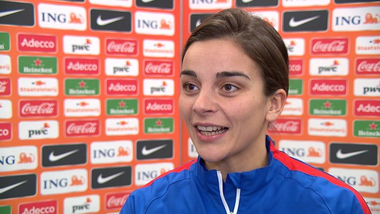 Renée Slegers heeft per direct haar voetballoopbaan beëindigd.