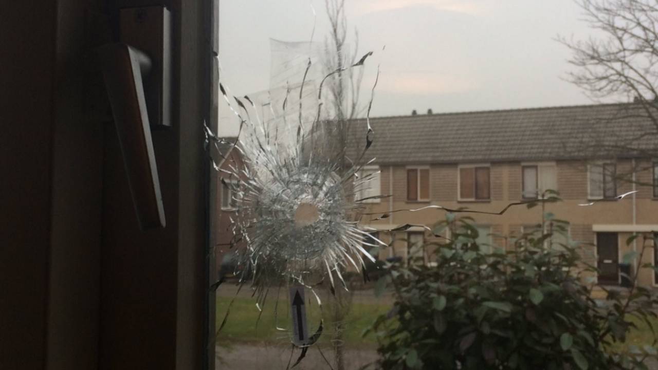 Kogelgaten als stille getuigen van de kogelregen in Putte