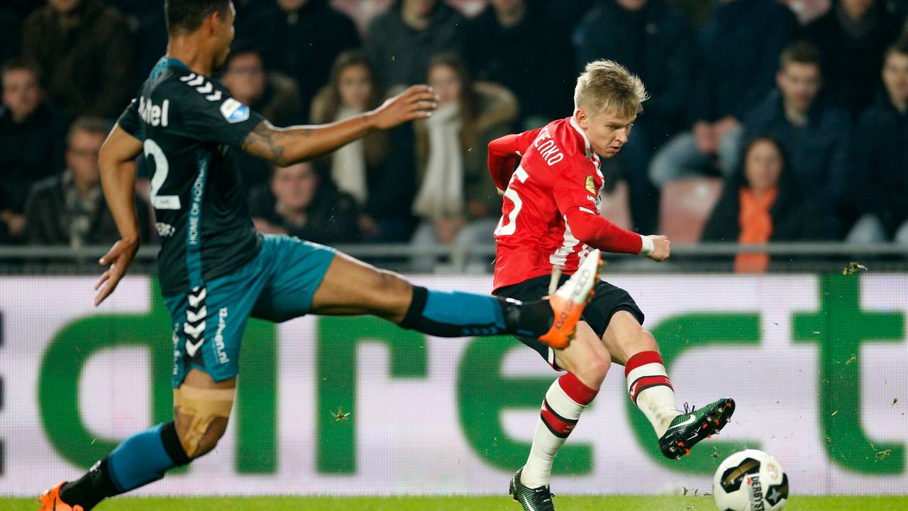Olexandr Zinchenko in duel met Groensbast van Go Ahead. (Foto: VI Images)