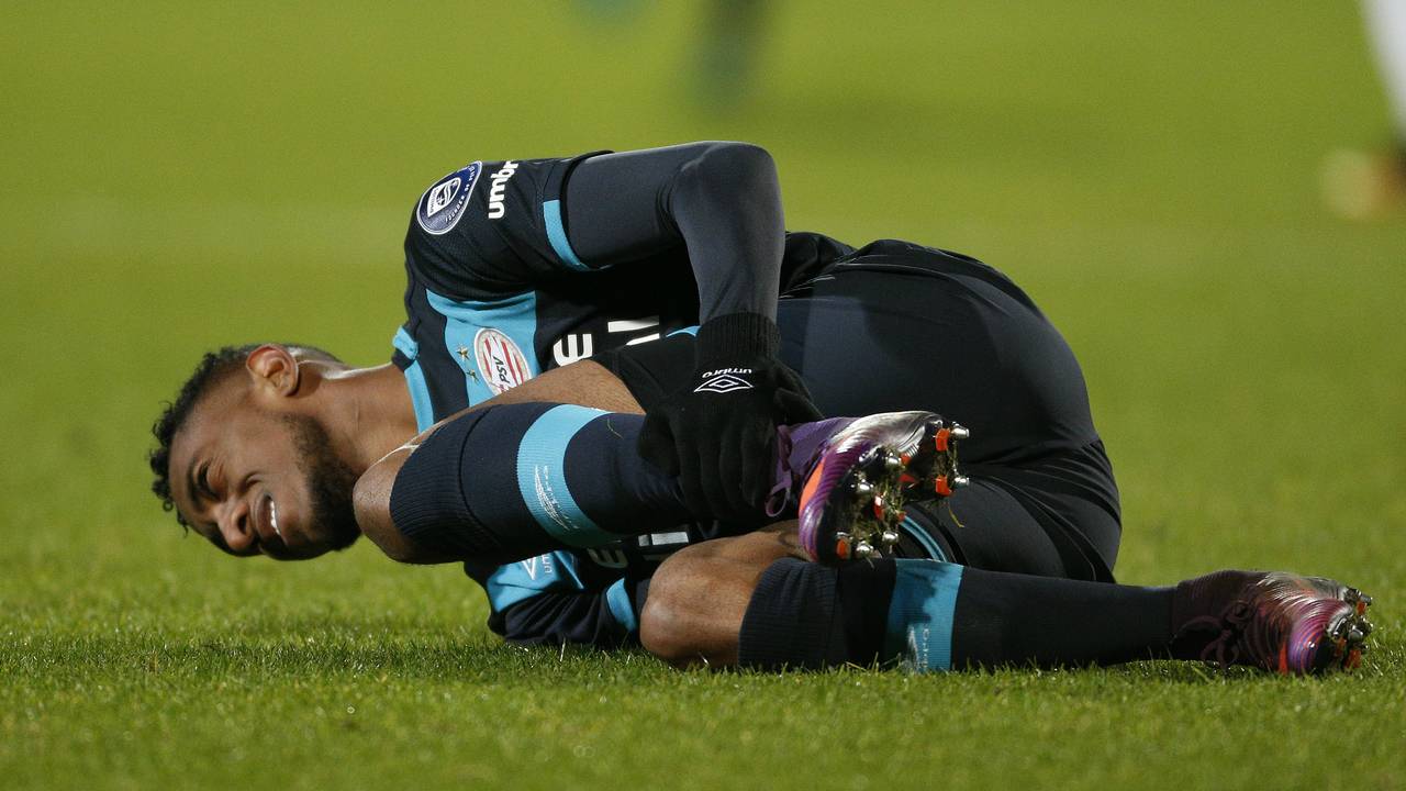 Brenet raakte geblesseerd in de wedstrijd tegen Willem II. (Foto: VI Images)