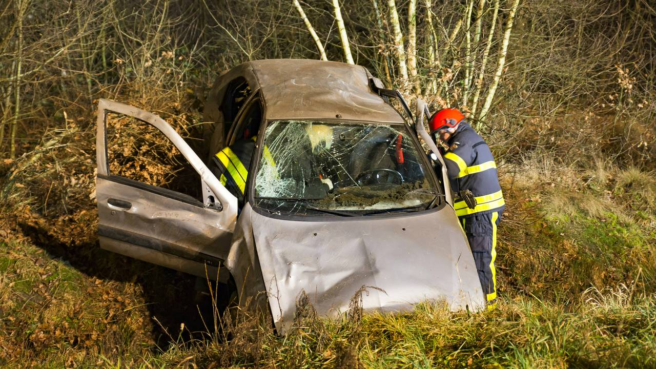 Vier gewonden bij ongeluk Bavel. (foto: Marcel van Dorst)