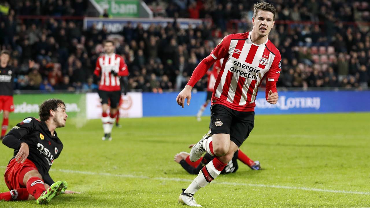 Marco van Ginkel was bij zijn rentree direct belangrijk voor PSV (foto: VI Images)