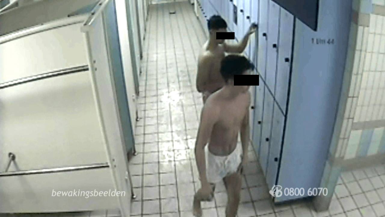 Deze twee mannen worden verdacht van het stelen van de pinpas