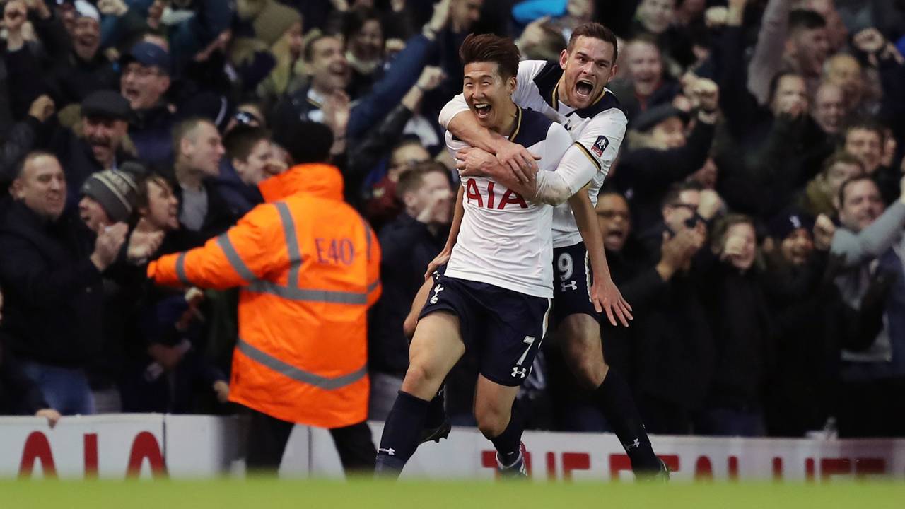 Vreugde bij Vincent Janssen na de 4-3 tegen Wycombe (foto: VI Images).