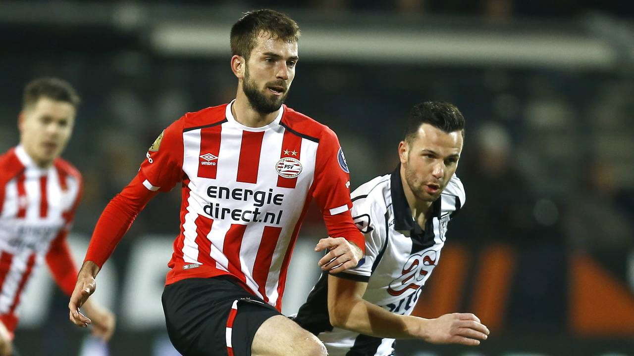 Davy Pröpper staat gewoon in de basis bij PSV (foto: VI Images).