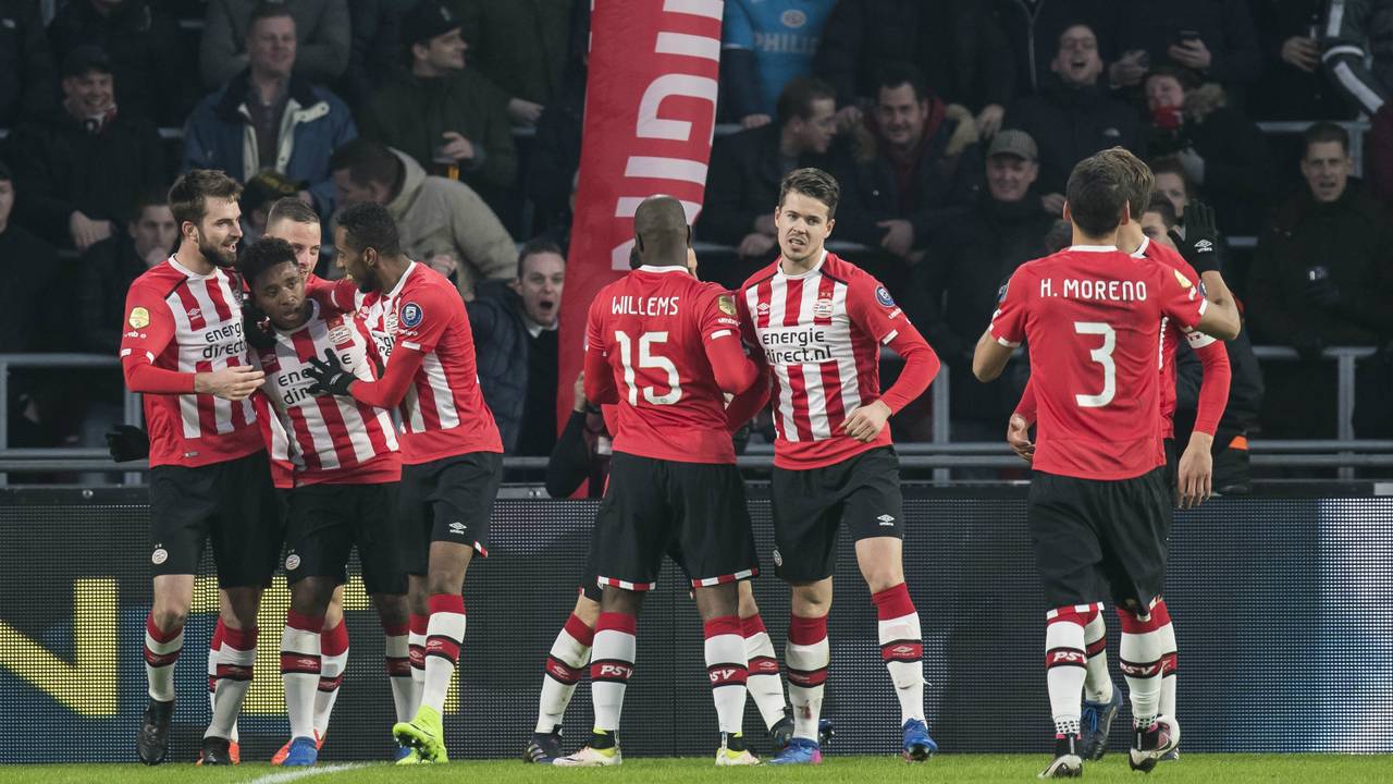 Feest bij PSV na een goal, nu ook tijdens carnaval? (foto: VI Images).
