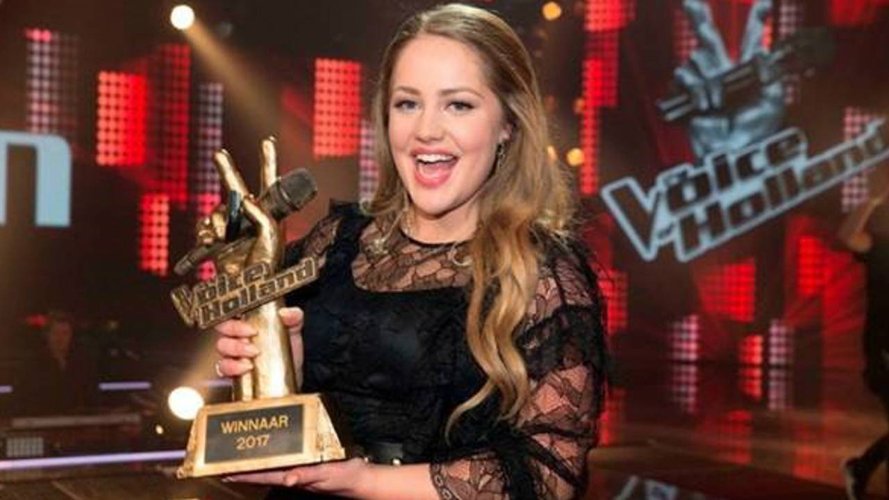 Pleun van het RTL-podium naar de paardenbak.