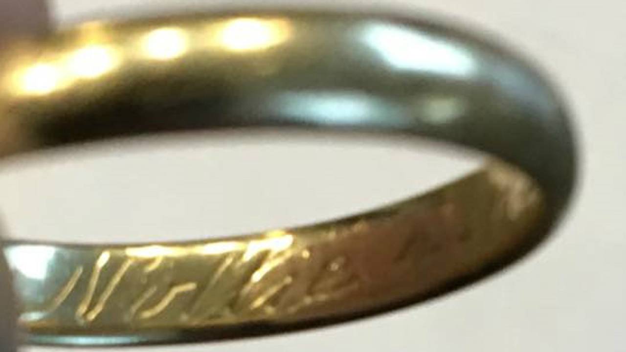 De verloren trouwring is weer terug