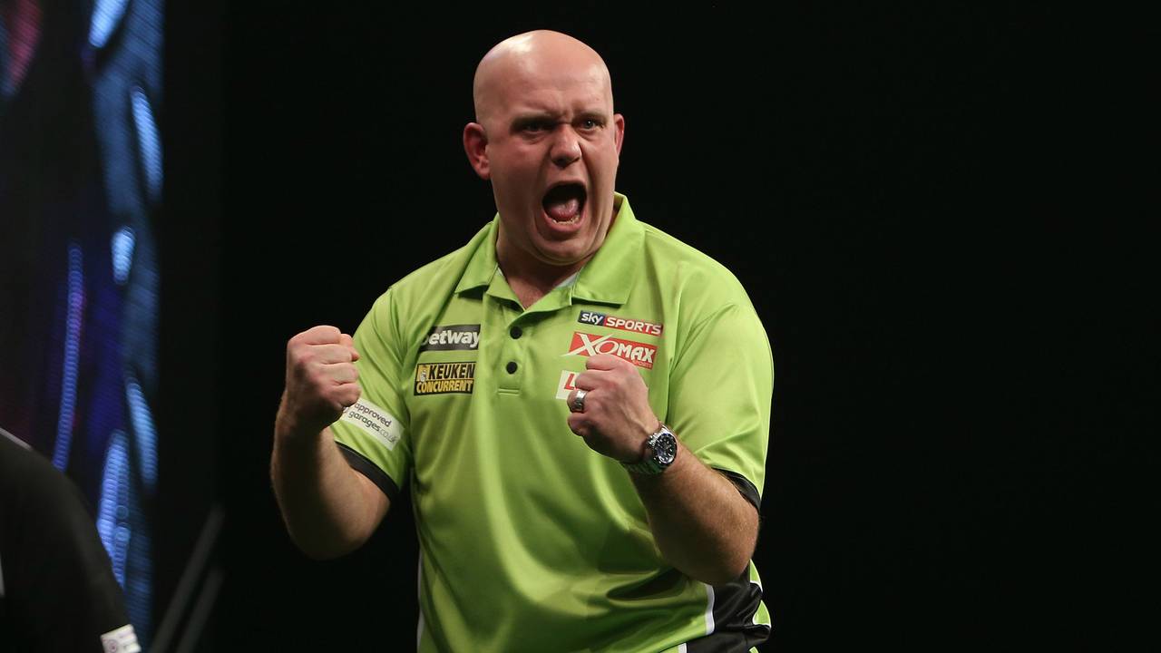 Vreugde bij Michael van Gerwen na de zege op Jelle Klaasen (foto: Lawrence Lustig/PDC).