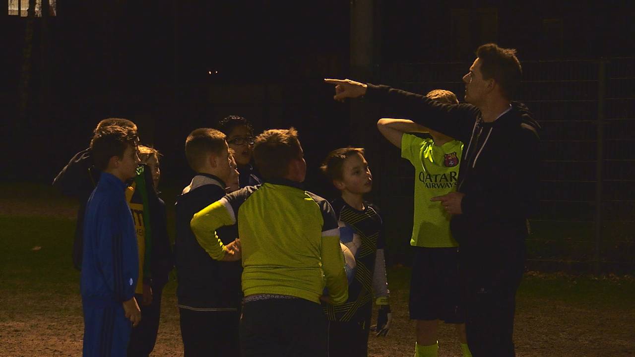 Jos traint het team van zijn zoon