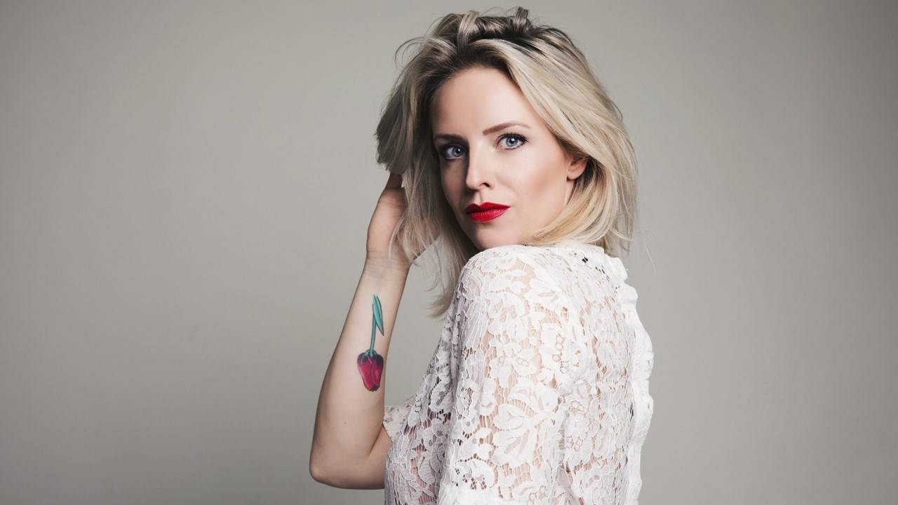 Anne-Marie met haar tatoeage