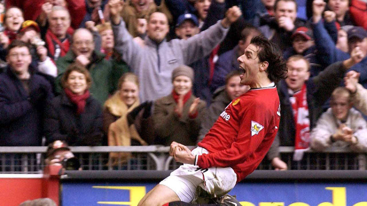 Van Nistelrooy scoorde tegen Fulham (foto: VI Images)