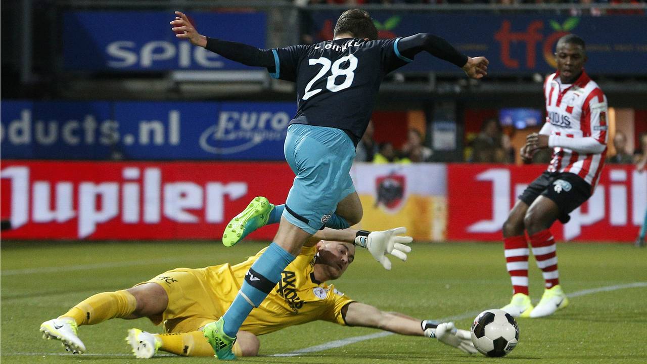 Marco van Ginkel omspeelt de keeper en scoort zijn vijfde dit seizoen. Foto: VI Images