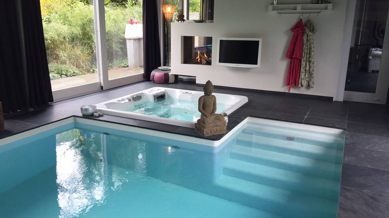 De wellness ruimte in het miljoenenhuis aan de Ministerlaan in Eindhoven