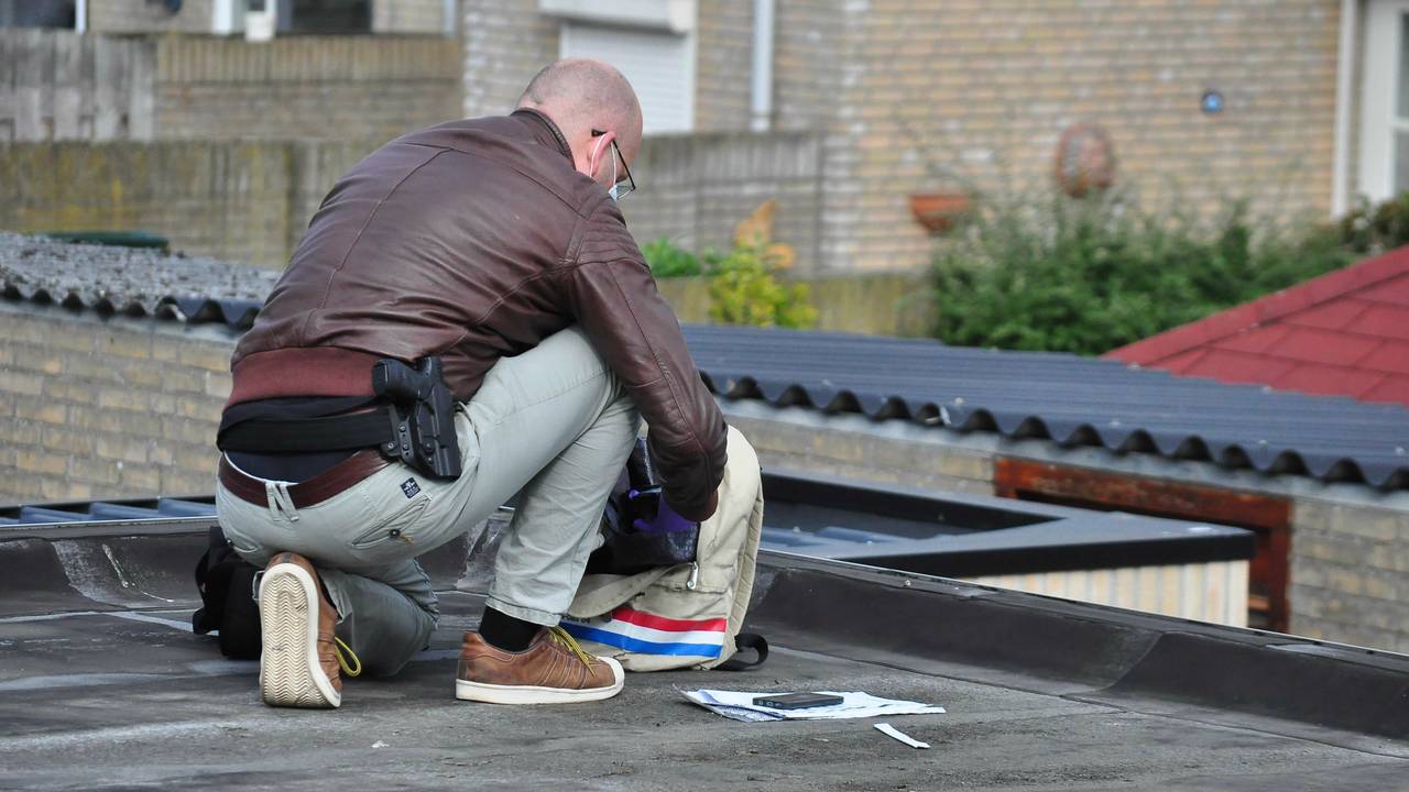 De recherche doet onderzoek. (Foto: Marvin Doreleijers/FPMB)