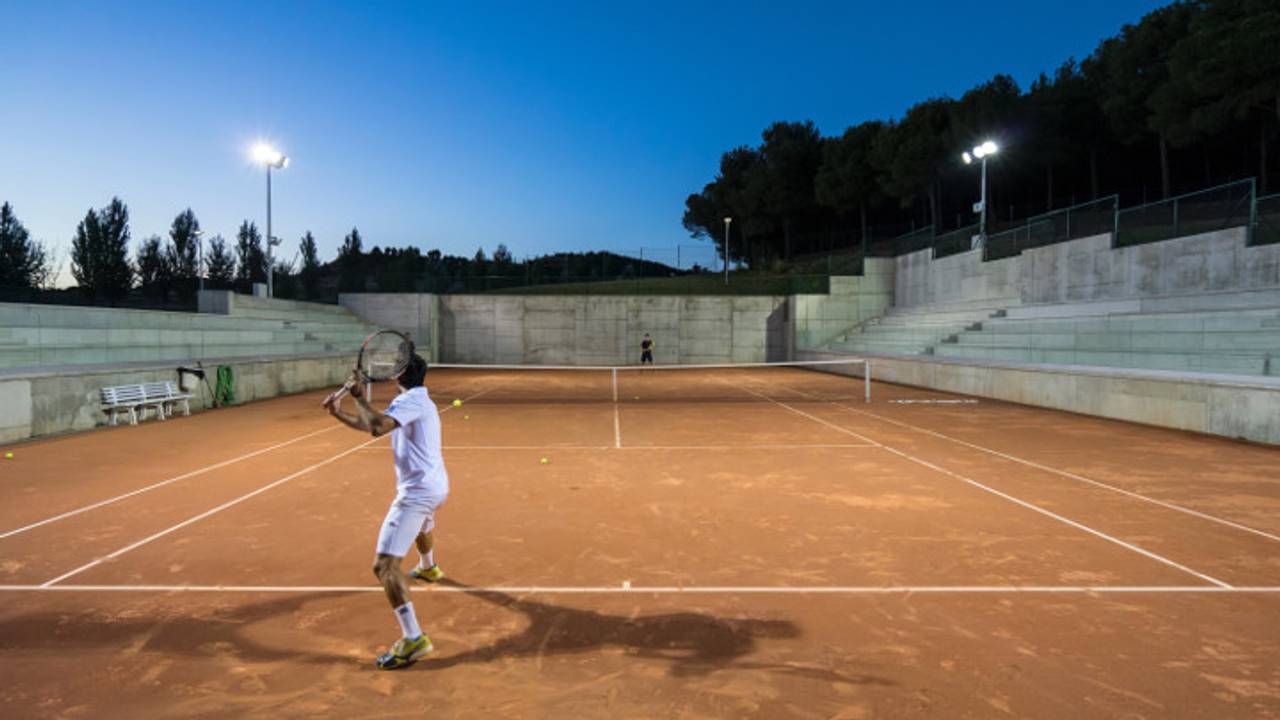 Een tennisbaan in Philips led-licht