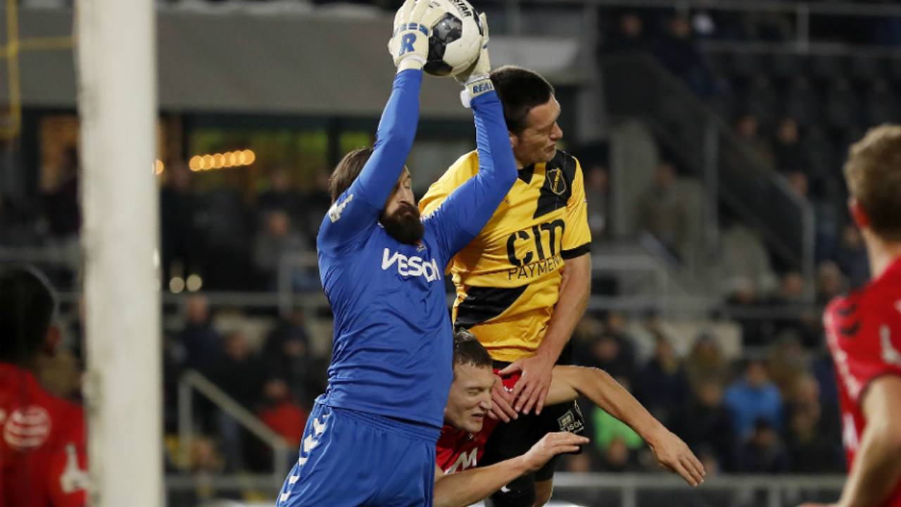 Ferhat Kaya in actie voor Helmond Sport (foto: VI Images)